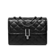 the-symmetrical-quilted-leather-crossbody-bag-Womens-shoulder-Bag-luxurious-designer-shoulder-bag-for-ladies-(2)